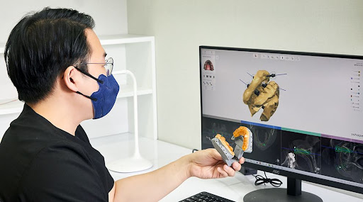 천안 임플란트와 불당본점 서울비디치과의원의 치아교정 전문가들이 보다 아름다운 미소를 위해 노력